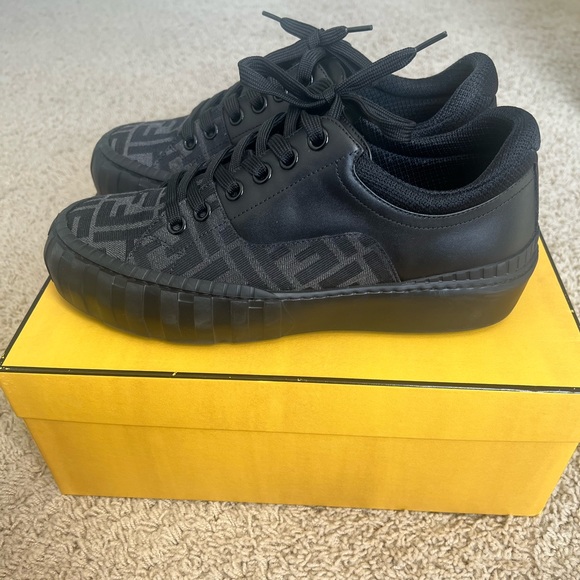 Authentic Fendi sneakers men size 7 - Picture 4 of 7